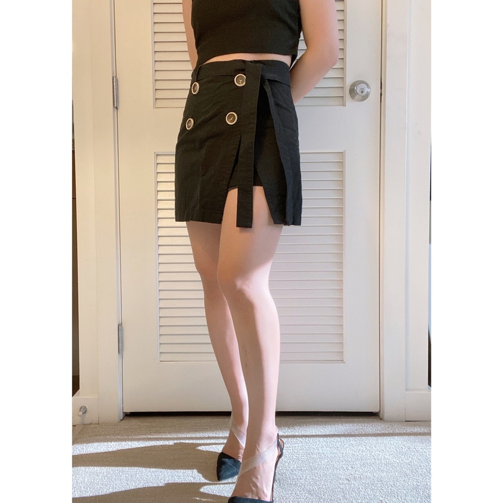 Super cute mini black skirt